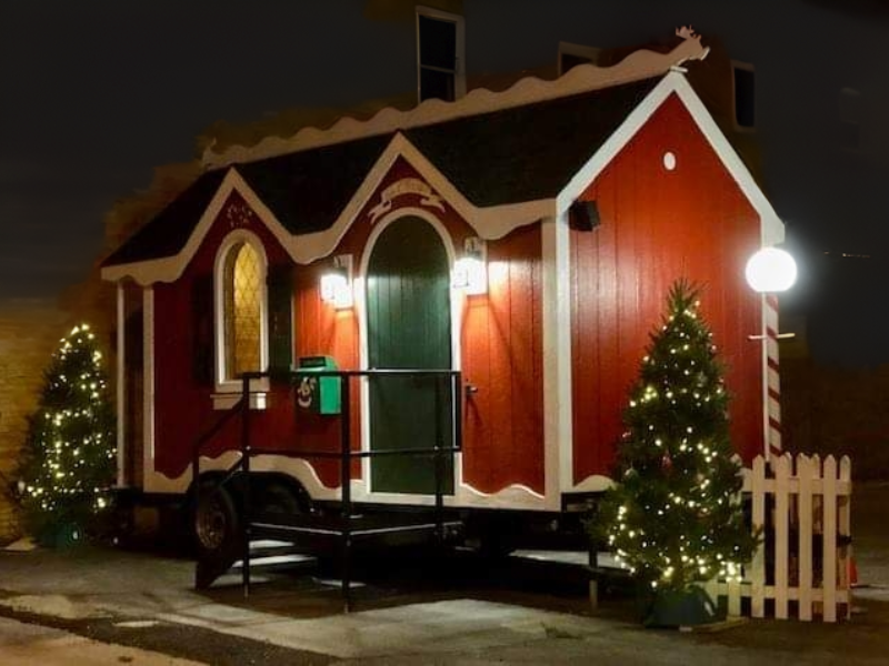 Little red Santa House in Watertown wi for visits with Santa during the season